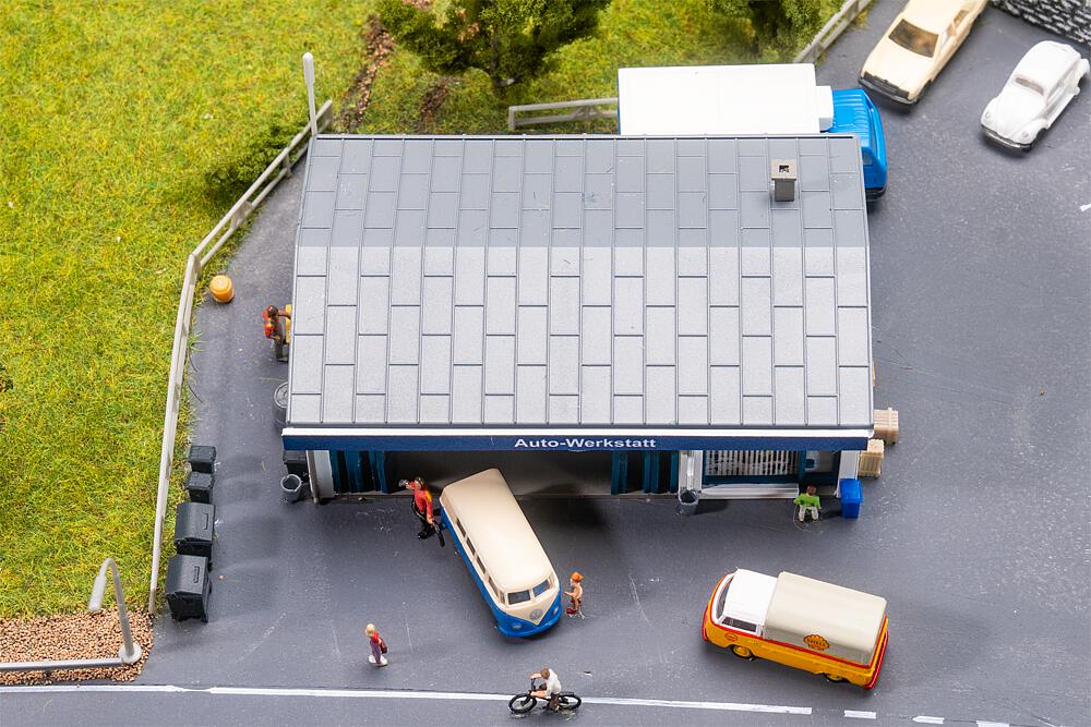 Faller 222270 - Autowerkstatt mit Zubehör