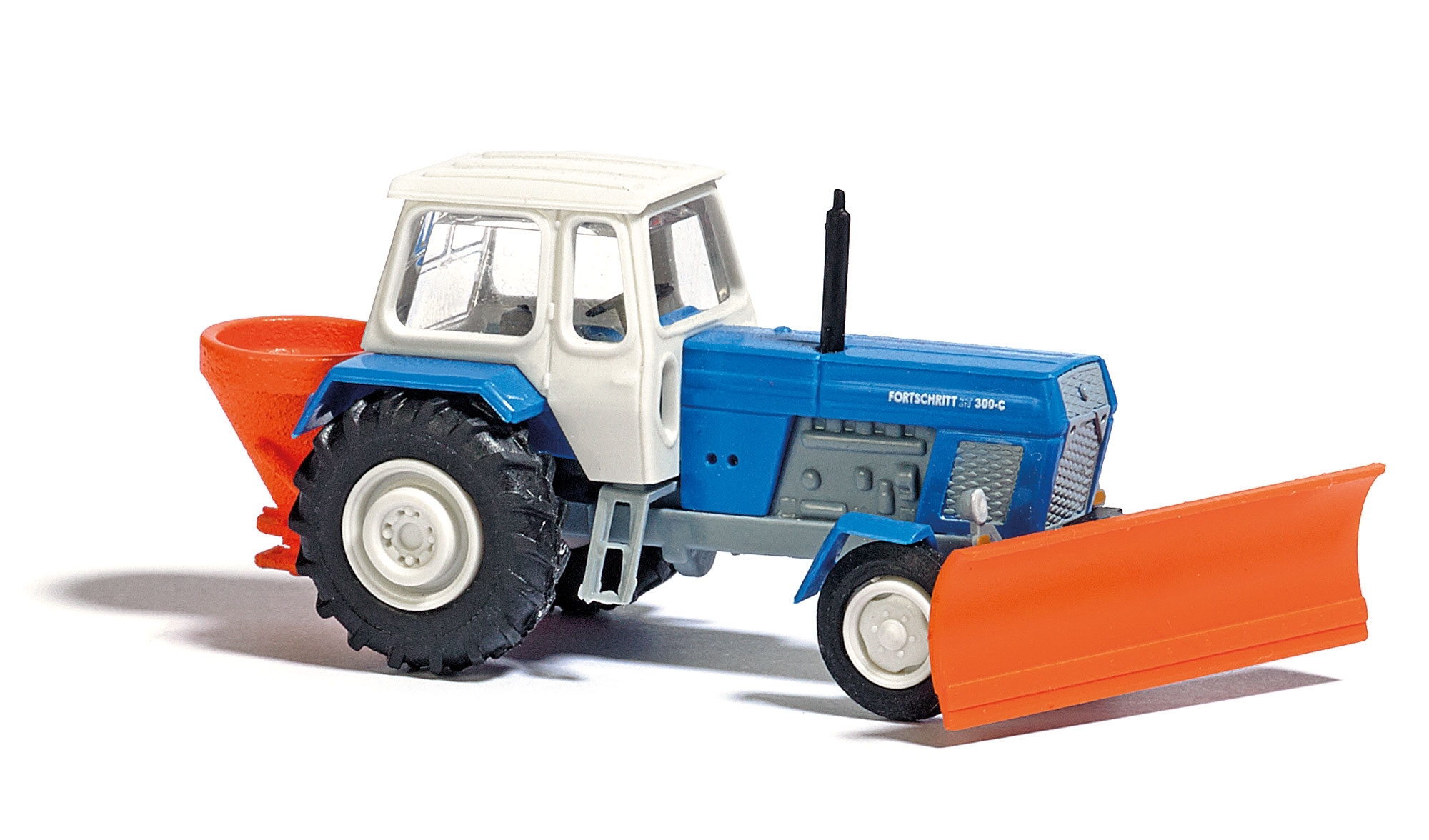 Busch 8699 - Traktor mit Schneepflug TT