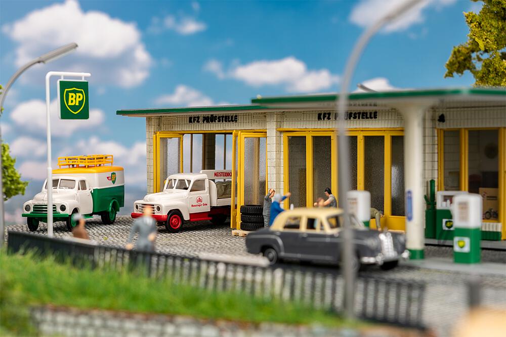 Faller 130592 - Große BP-Tankstelle