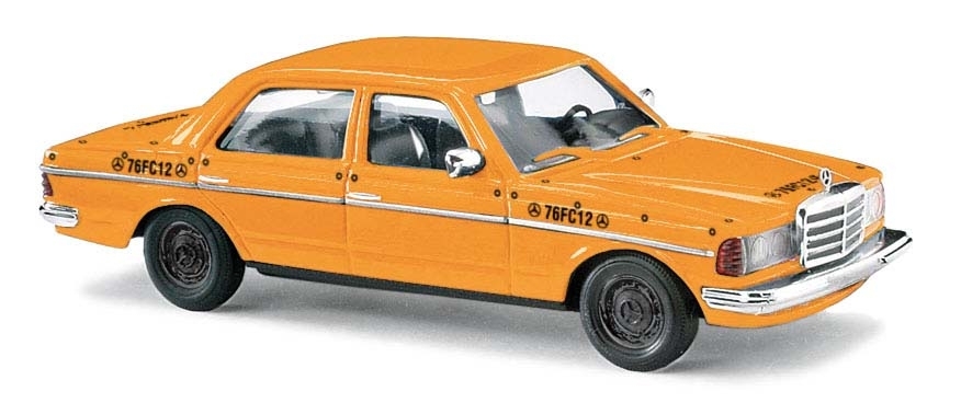 Busch 46873 - MB W123 Limousine Crashtest