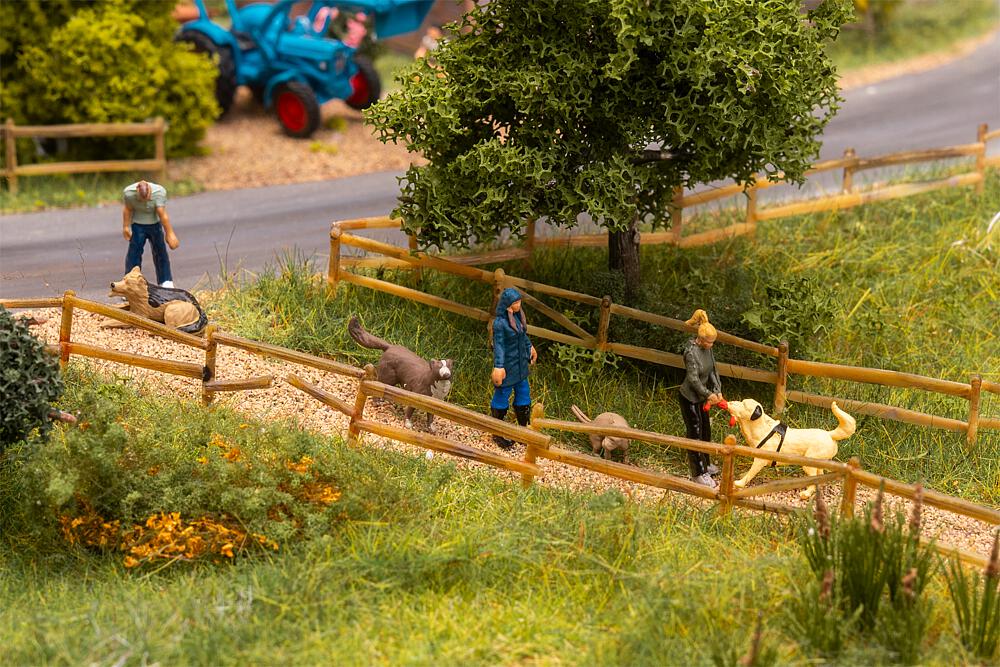 Faller 151745 - Spaziergänger mit Hunden