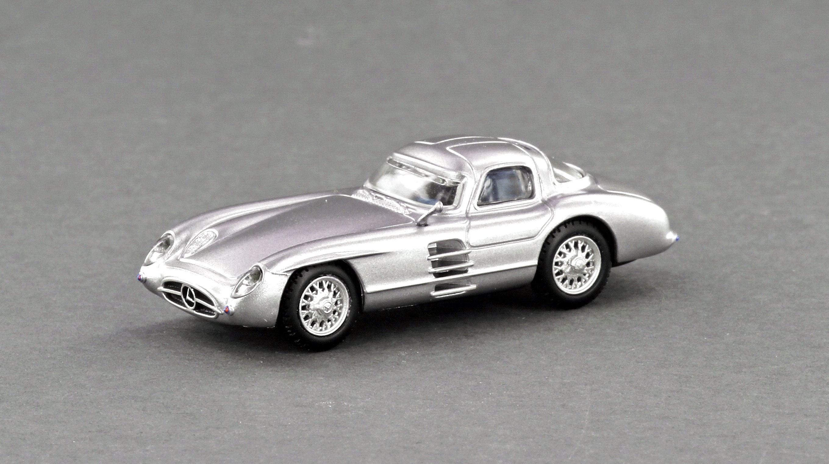 LeGrand LE87301 - Mercedes Benz 300 SLR Uhlenhaut