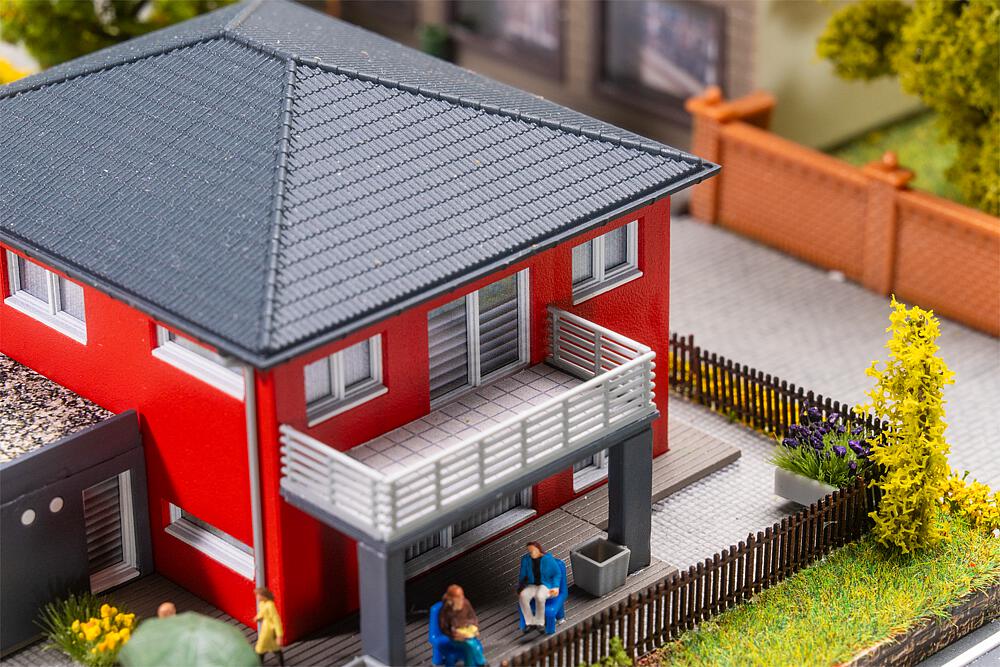 Faller 232153 - WeberHaus CityLife, rot