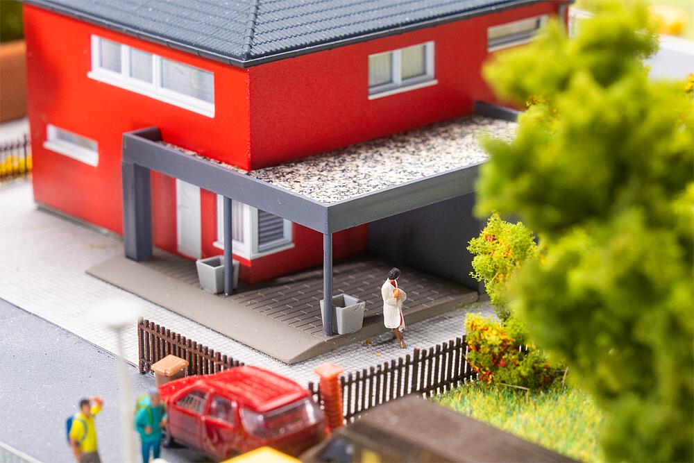Faller 232153 - WeberHaus CityLife, rot