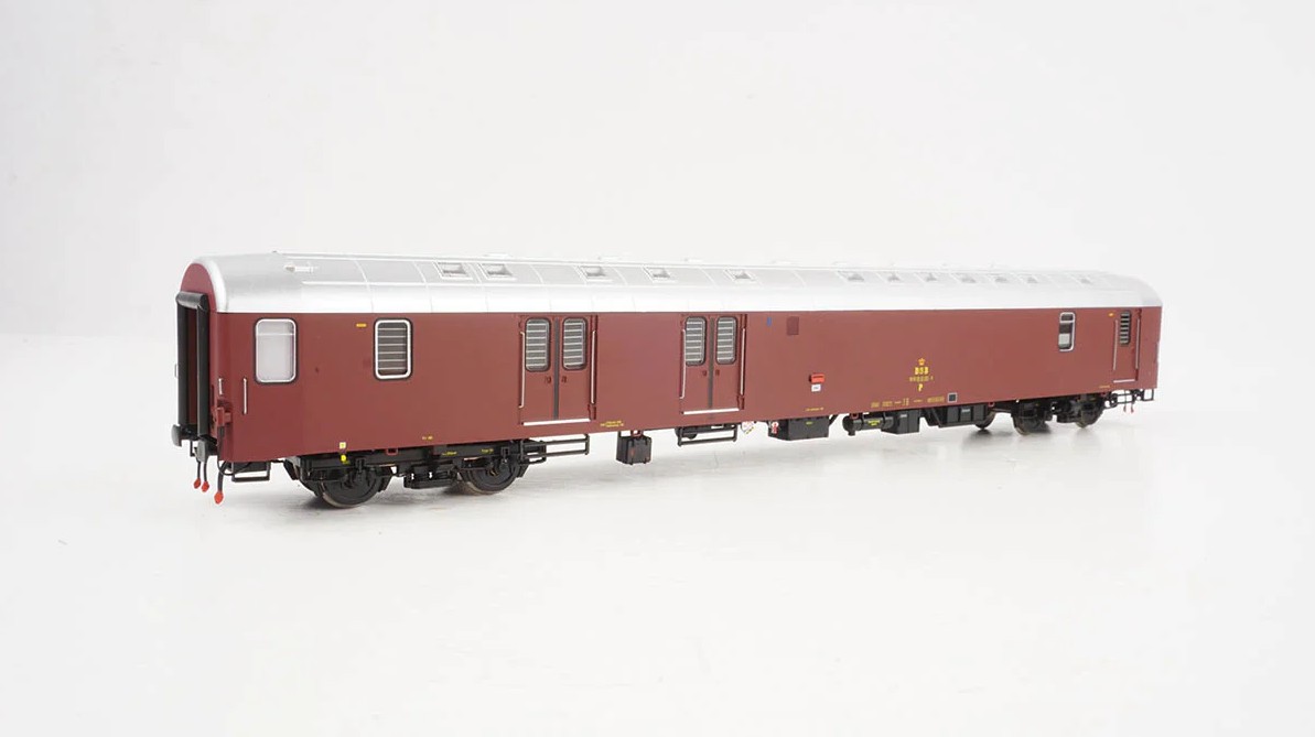 Heljan HE6131 - Postwagen Litra P DSB, Ep.IVb-V