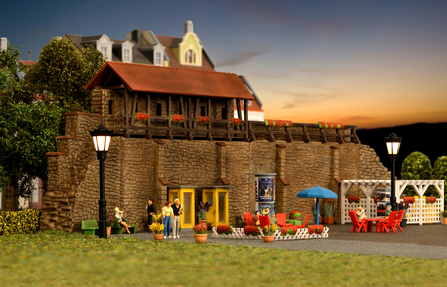 Kibri 38916 - H0 Stadtmauer mit Kleingarten